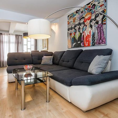 Relaxing 2Bd Apartment, Ground Floor - Walk To Old Town 스플리트 외부 사진