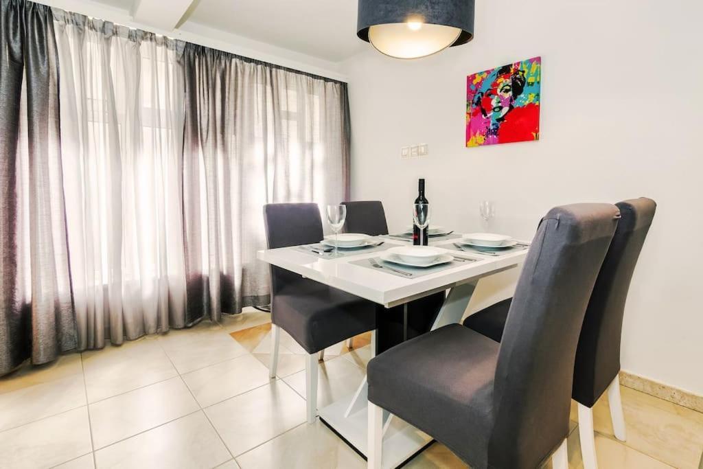 Relaxing 2Bd Apartment, Ground Floor - Walk To Old Town 스플리트 외부 사진