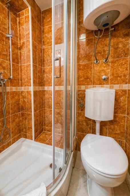 Relaxing 2Bd Apartment, Ground Floor - Walk To Old Town 스플리트 외부 사진