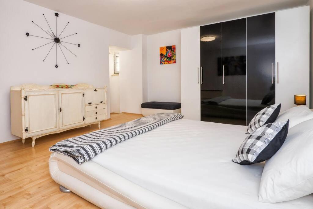 Relaxing 2Bd Apartment, Ground Floor - Walk To Old Town 스플리트 외부 사진