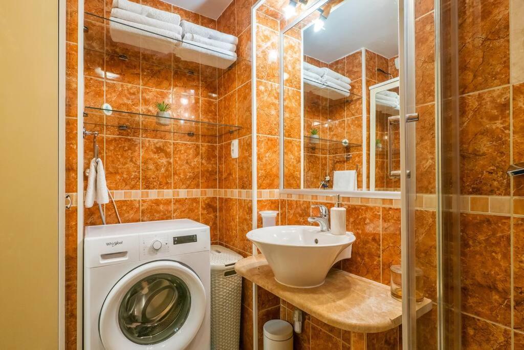 Relaxing 2Bd Apartment, Ground Floor - Walk To Old Town 스플리트 외부 사진