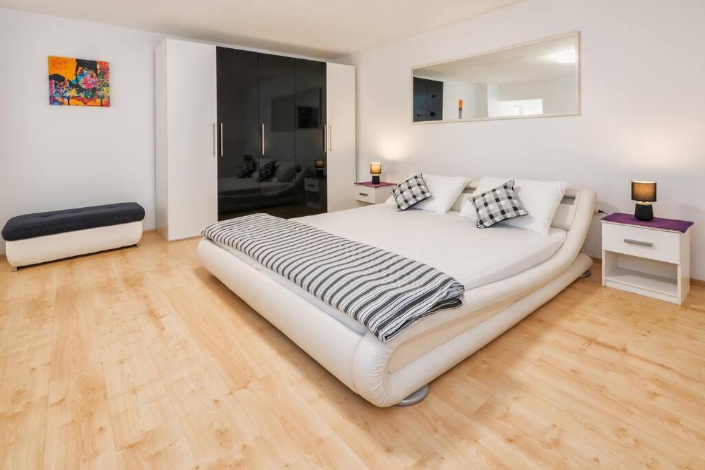 Relaxing 2Bd Apartment, Ground Floor - Walk To Old Town 스플리트 외부 사진