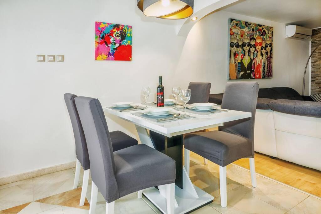 Relaxing 2Bd Apartment, Ground Floor - Walk To Old Town 스플리트 외부 사진