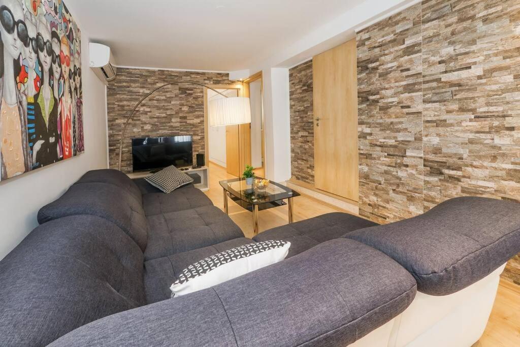 Relaxing 2Bd Apartment, Ground Floor - Walk To Old Town 스플리트 외부 사진