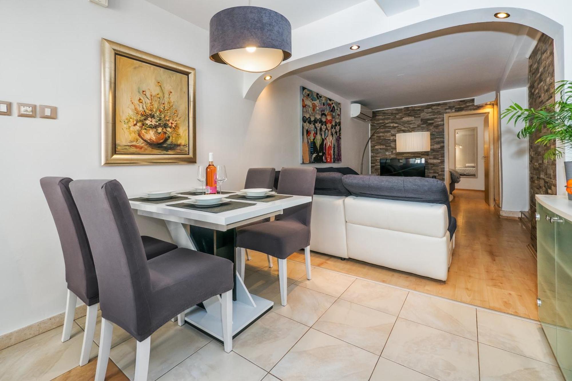 Relaxing 2Bd Apartment, Ground Floor - Walk To Old Town 스플리트 외부 사진