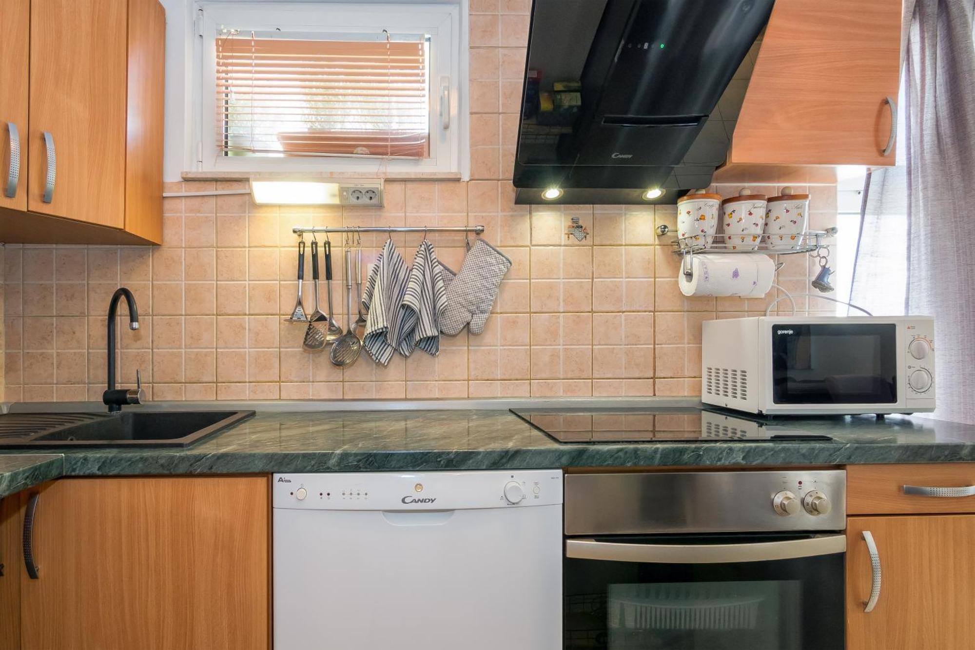 Relaxing 2Bd Apartment, Ground Floor - Walk To Old Town 스플리트 외부 사진