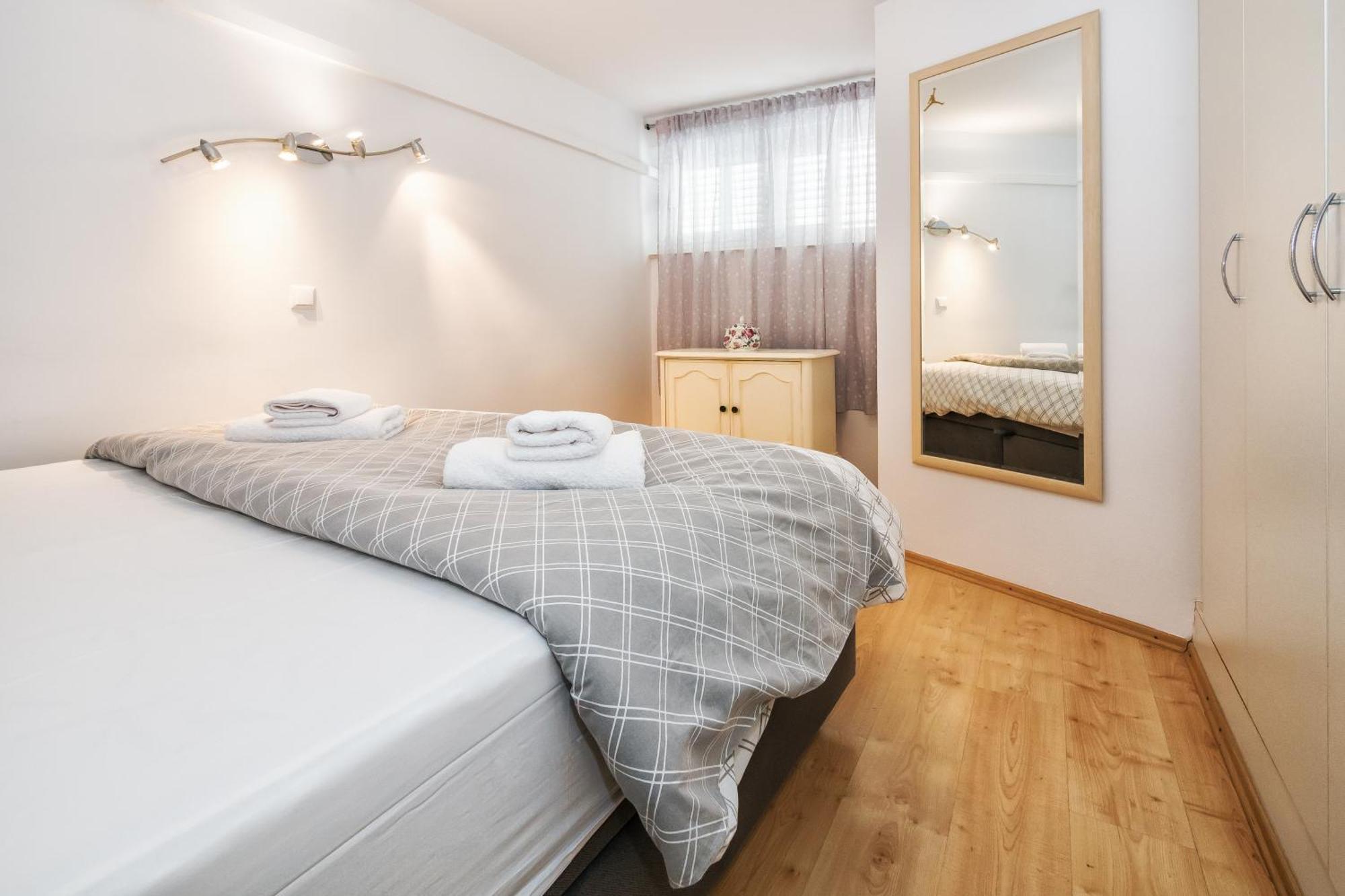 Relaxing 2Bd Apartment, Ground Floor - Walk To Old Town 스플리트 외부 사진
