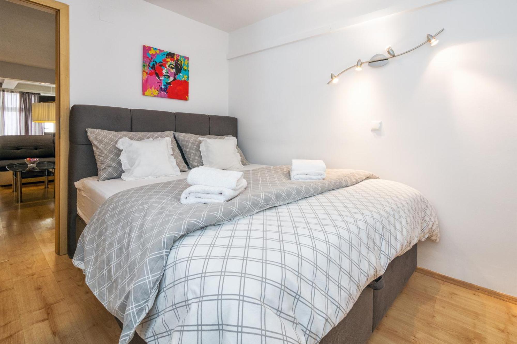 Relaxing 2Bd Apartment, Ground Floor - Walk To Old Town 스플리트 외부 사진