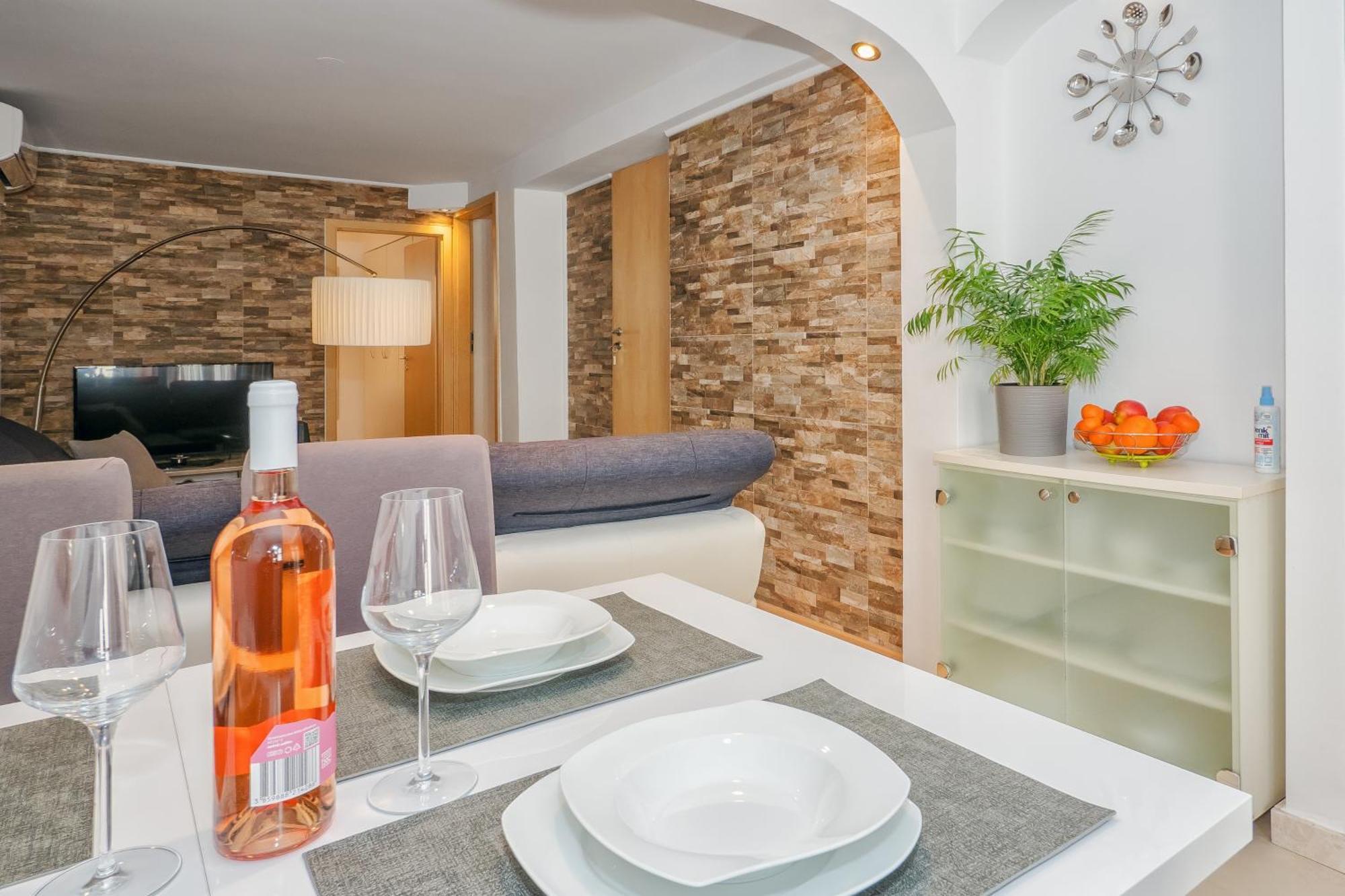 Relaxing 2Bd Apartment, Ground Floor - Walk To Old Town 스플리트 외부 사진
